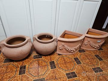 2 vasi a forma di anfore in resina nuovi mai usati