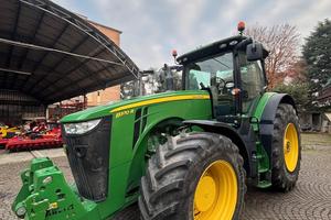 TRATTRORE USATO MARCA JOHN DEERE MODELLO 8370R