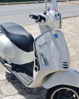 Vespa gts 300