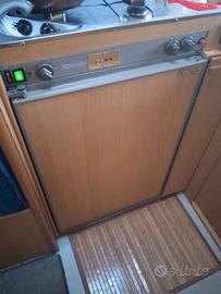 Frigo trivalente Electrolux 28mila km
