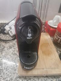 macchina caffè capsule bialetti  e portacapsule 
