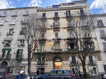 MONOLOCALE A NAPOLI