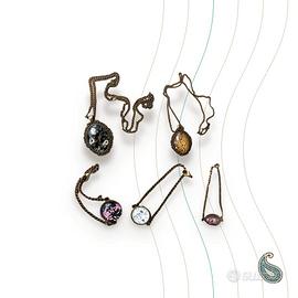 Collane e bracciali in bronzo e vetro, 5 modelli