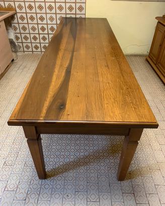Tavolo in legno massello