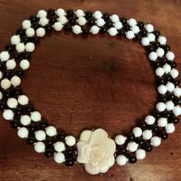 Collana vetro bianco nero
