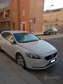 Volvo V40 D2 - 2.0 Momentum 2017