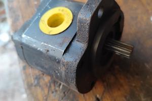 pompa idraulica trattore 