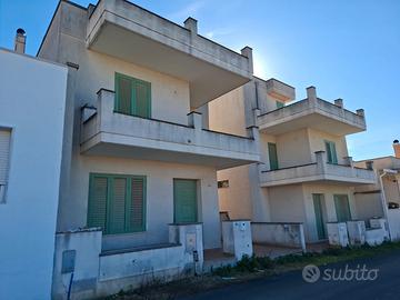 Villetta duplex vista mare a 5 km da Torre San Gio