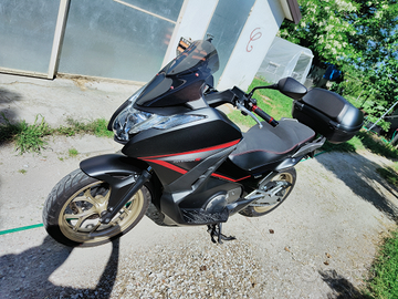 Honda Integra 750 Sport