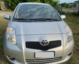 Toyota Yaris 5p grigia anno 2009