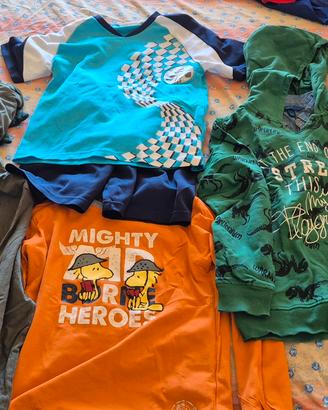 Lotto abbigliamento bambino 8-10 anni