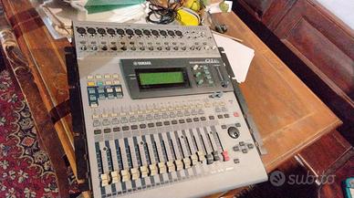 mixer yamaha01v
