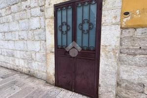 MONOLOCALE A BARLETTA