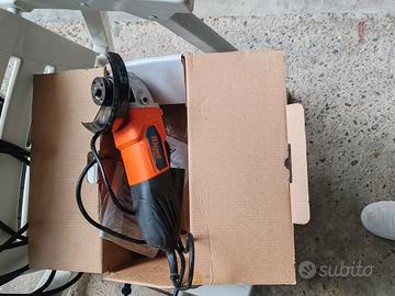 Smerigliatrice angolare marca Rigel, nuova. 