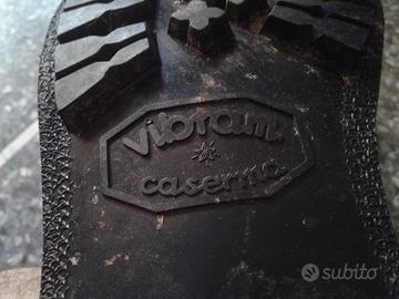 anfibi vibram caserma 