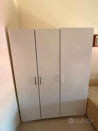 Armadio, divano letto e settimino