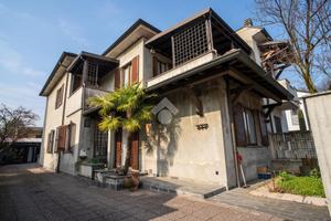 PORZIONE DI BIFAMILIARE A SOVICO