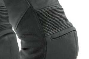 Pantaloni in pelle