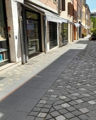 Pieno centro, Via Don Minzoni