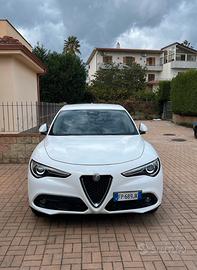 Alfa Romeo Stelvio 2.2 180 cv RWD