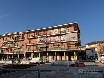 TRILOCALE IN PIAZZA A SANTENA!!