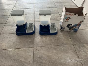 Distributore cibo per gatti