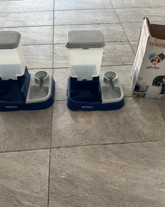 Distributore cibo per gatti