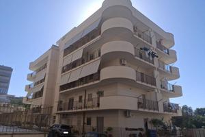 Appartamento di 80 m² con 3 locali e box auto a No
