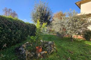 Villa di 243 m² con più di 5 locali e box auto a F