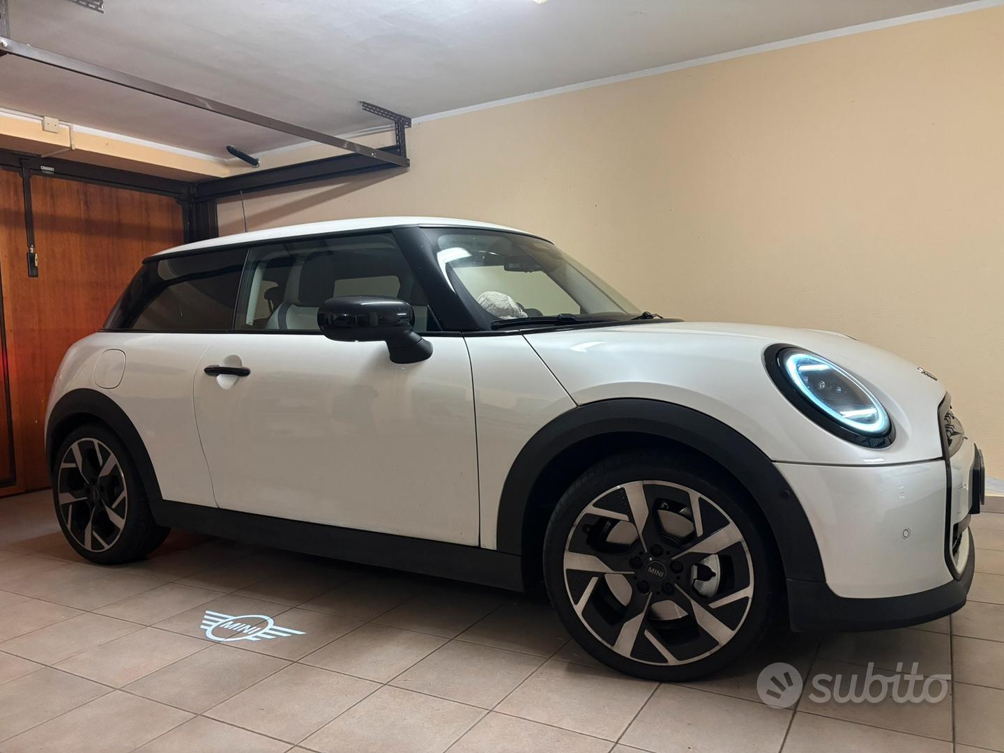 Mini Mini Cooper AE(J01)