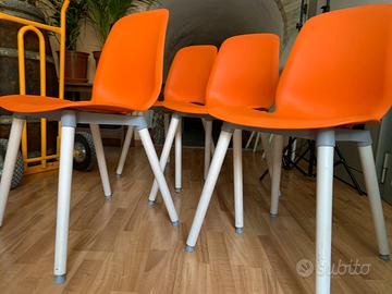 4 sedie arancioni