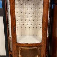 MOBILE VETRINA IN STILE INGLESE CON MENSOLE