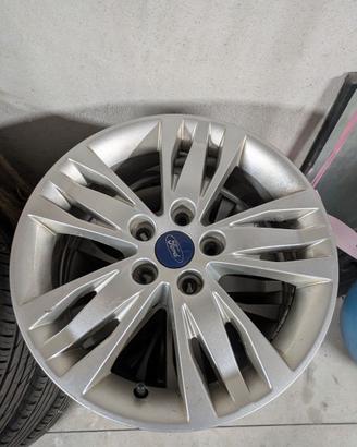 Cerchi in lega R16 Ford