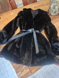 Pelliccia di visone nero con cintura