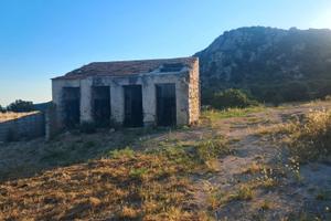 Terreno agricolo Saraghino  con fabbricato