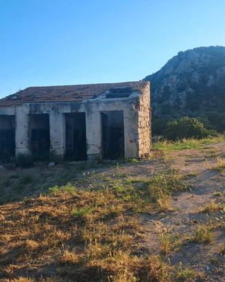 Terreno agricolo Saraghino  con fabbricato