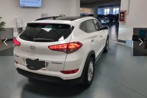 Hiunday tucson 1.7CRDi sound edition