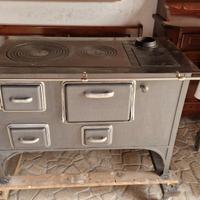 Cucina economica antica restaurata 