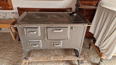 Cucina economica antica restaurata 