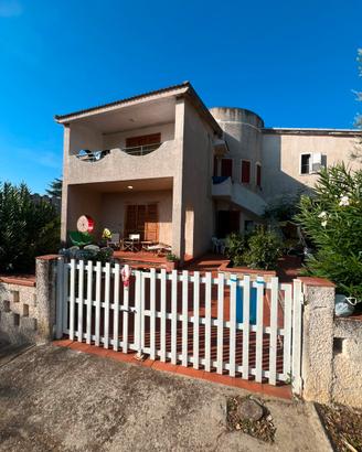 Villa indipendente piano terra, 4 locali, giardino