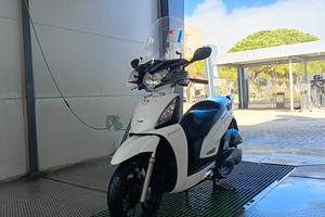 Kymco people 200 anno 2012