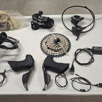 Gruppo elettronico bici Gravel Shimano GRX