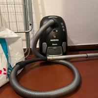 Aspirapolvere a traino Hoover Brave
