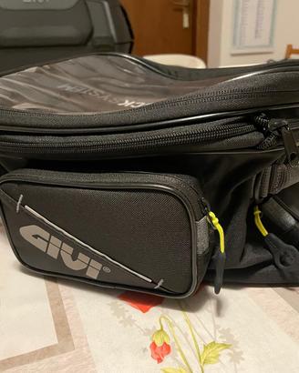 BORSA SERBATOIO GIVI TANKLOCKSYSTEM MODELLO EA118
