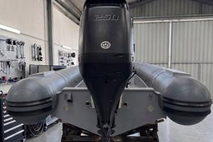 SUZUKI Kuro 250 Hp XL con timoneria