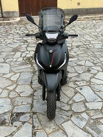 Beverly 400 deep black