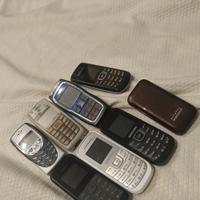 collezione di telefoni di un'altra epoca 