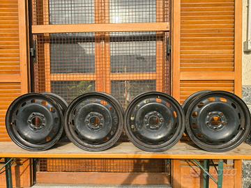 Cerchi di ferro da 15 per Ford