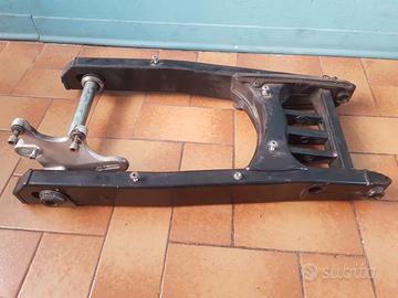 Harley Davidson Sportster 883 - forcellone post.