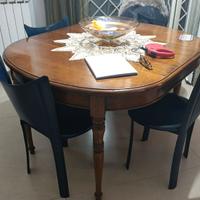 Tavolo soggiorno allungabile con 4 sedie in pelle